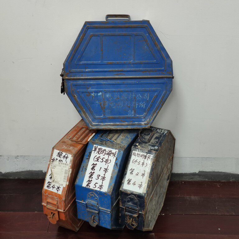 Nostalgic vintage movie props 35mm 35mm film copy barrel film box octagonal octagonal barrel