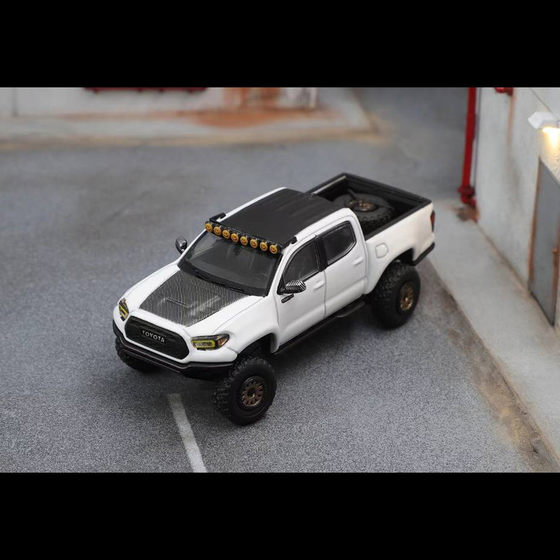 Gcd 1:64 Toyota Tacoma Tacoma Wide-Body Modified Version Simulation Alloy Car Model