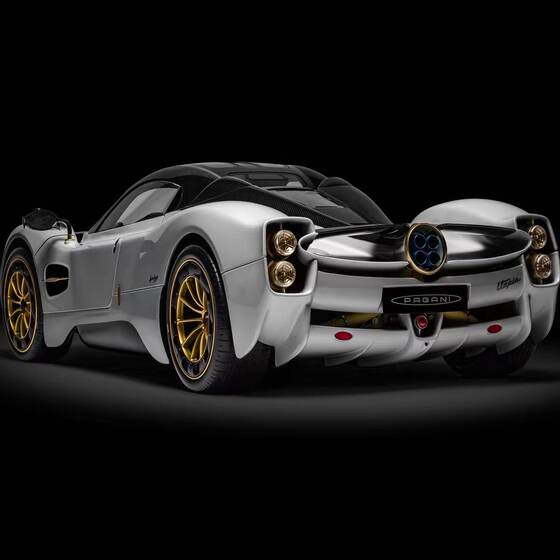 Pocher 1:8 Pagani Utopia Pearl White Large Scale Assembly Version Alloy Car Model