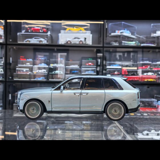 Oem 1:18 Rolls-Royce Cullinan Bb Fishing Seat Leather Case Edition Alloy Full-Function Car Model