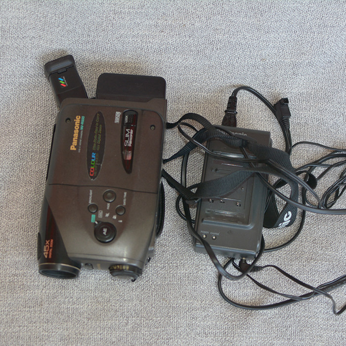 Panasonic nv-r500 90s vhs-c-type handheld dv home camera
