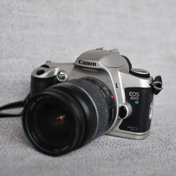 Canon eos500n135 film camera retro