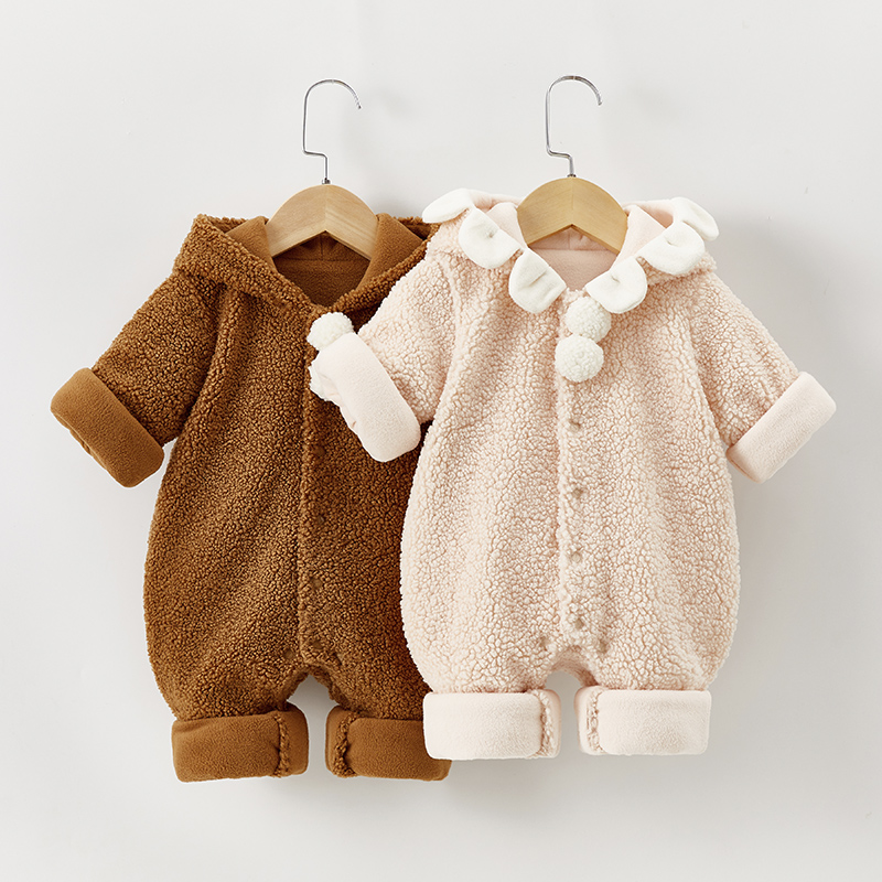 Newborn baby jumpsuit autumn and winter suits cute super cute men and women baby clothes winter go out rompers