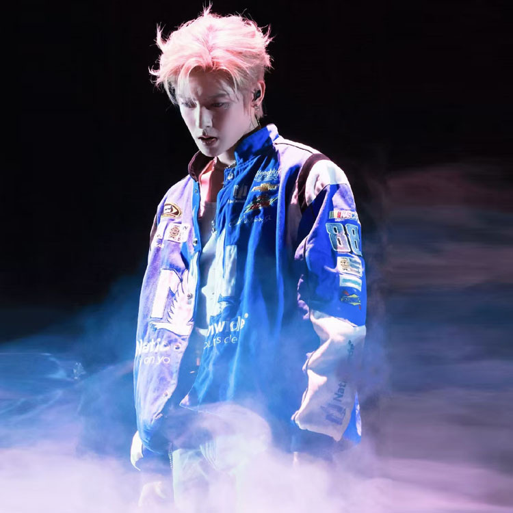 Hou Minghao Concert Style Cool Blue Printed Jacket Men's Loose Stand Collar Coat Street Style Baseball Racing Jacket Hou Minghao Concert Style Cool Blue Printed Jacket Men's Loose Stand Collar Coat Street Style Baseball Racing Jacket