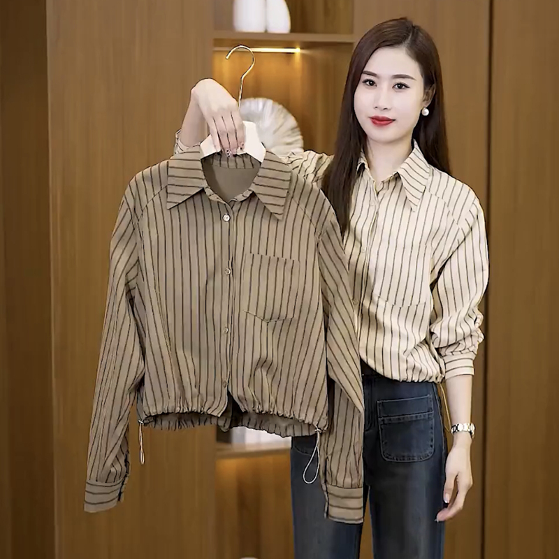 Long-Sleeved T-Shirt for Women 2026 New Autumn Style, Beautiful and Fashionable Shirt with a High-End Feel, Waist-Cinching Short Top with an Elegant Look