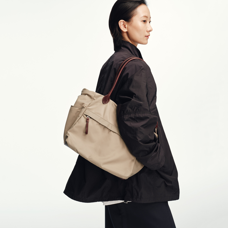 Avalea Lightweight Nylon and Vegetable-Tanned Leather Long-Handle Tote Bag, Single Shoulder Underarm Travel Bag C462