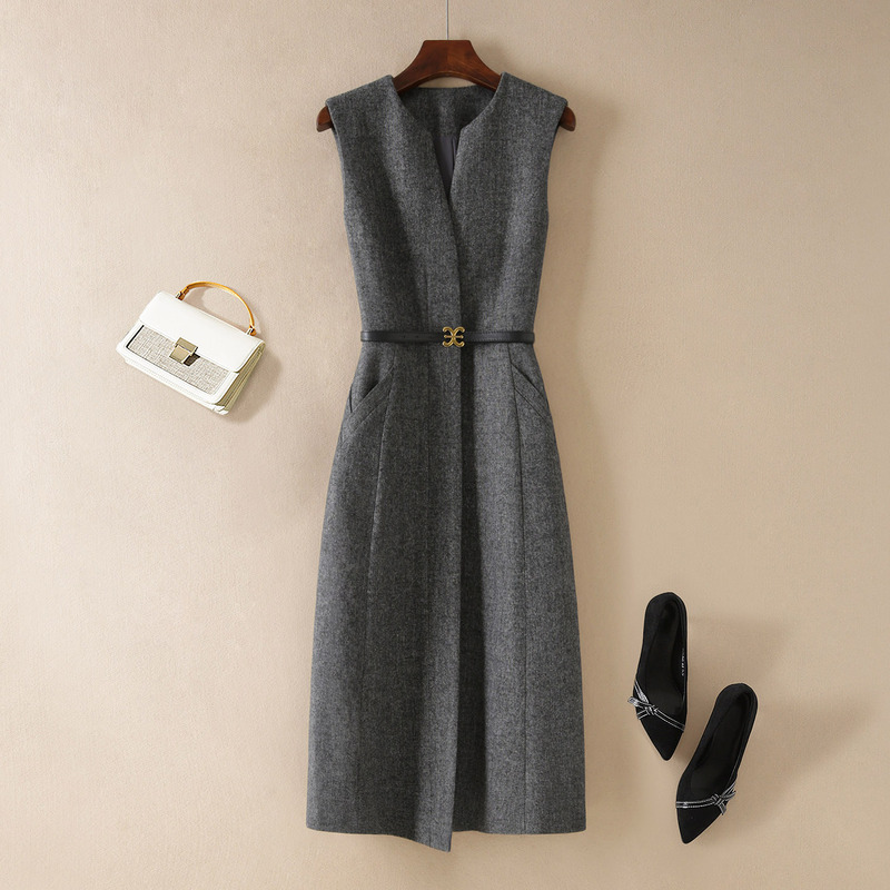 High-End Wool V-Neck Dress with French Design, Sleeveless Vest Dress with Lace-Up Waist, Autumn and Winter Base Dress High-End Wool V-Neck Dress with French Design, Sleeveless Vest Dress with Lace-Up Waist, Autumn and Winter Base Dress