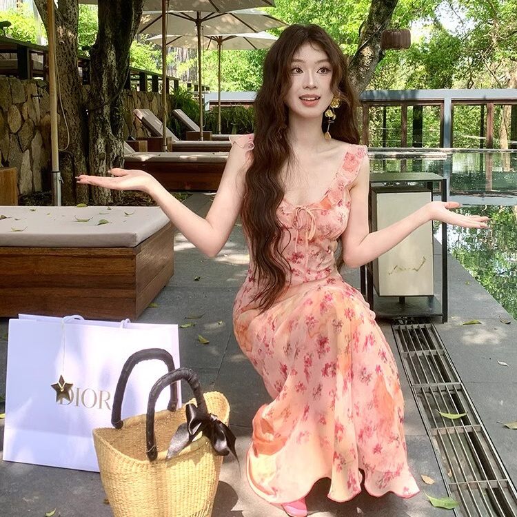 French Resort Style Waist-Cinching Pink Floral Suspender Dress for Women, Summer Sleeveless Long Dress French Resort Style Waist-Cinching Pink Floral Suspender Dress for Women, Summer Sleeveless Long Dress