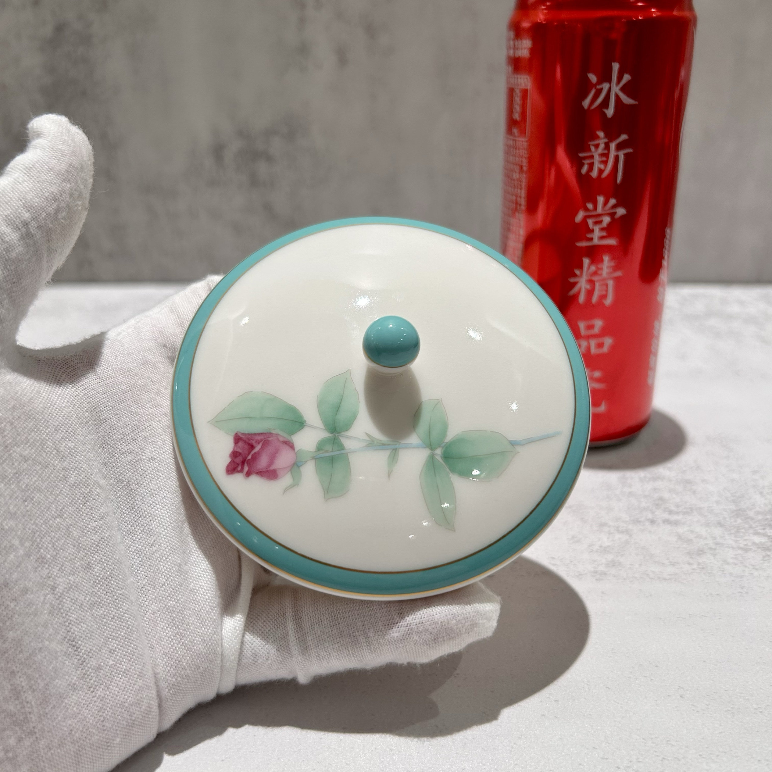 чашка 日本香兰社经典高端松石绿红玫瑰盖杯  口径8.7cm 高度8.5cm