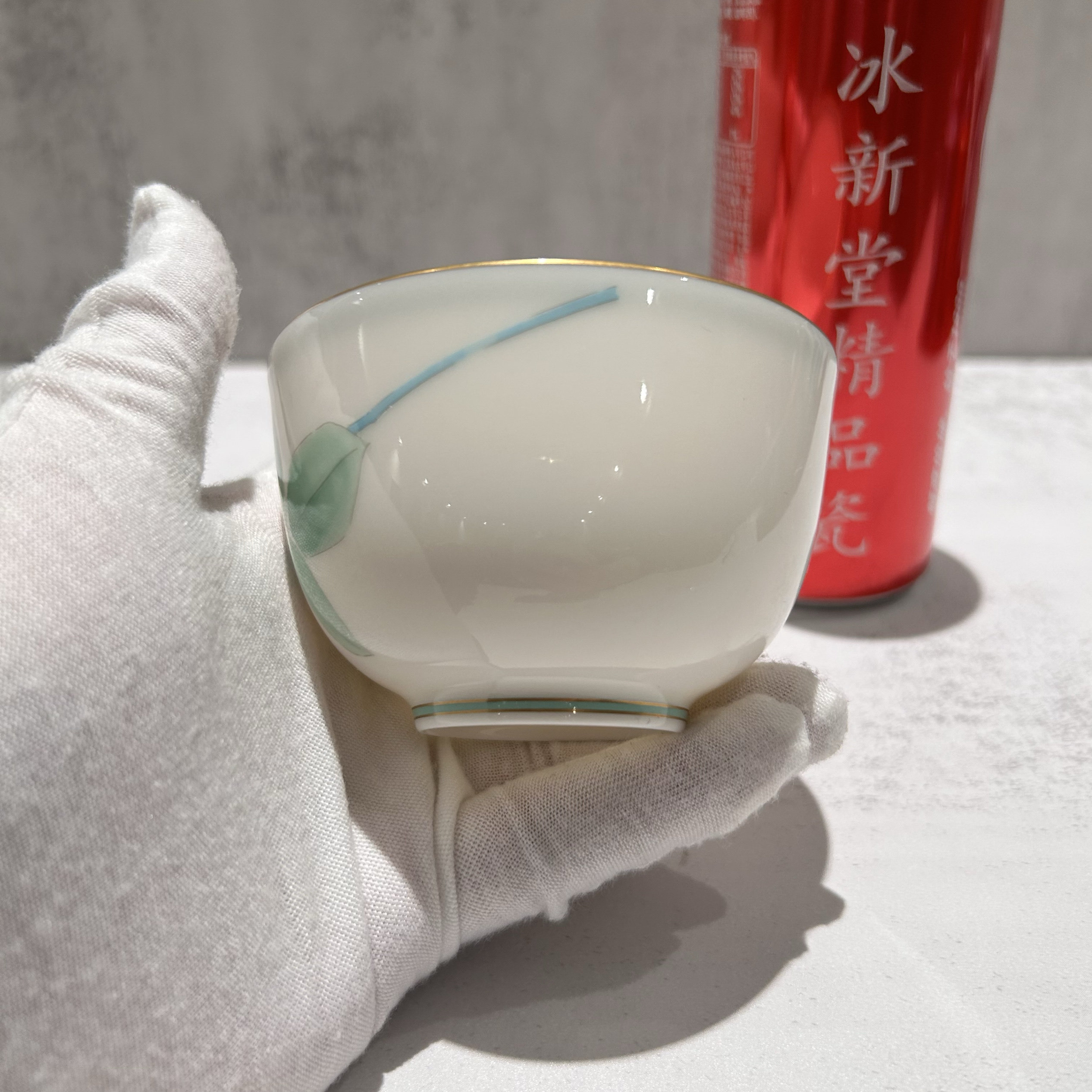 чашка 日本香兰社经典高端松石绿红玫瑰盖杯  口径8.7cm 高度8.5cm