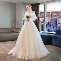 A shoulder French light wedding dress 2021 New temperament bride main yarn simple atmosphere tailing out the door yarn Small Man