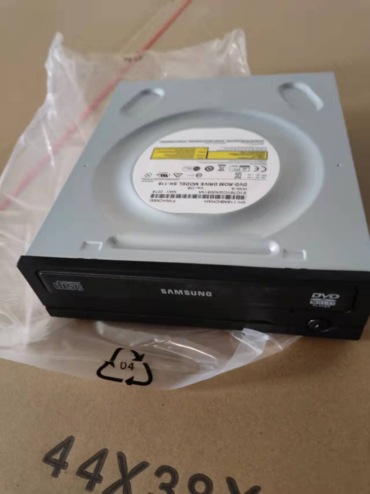 New original Samsung DVD drive SH-118DB desktop built-in SATA serial port read-only one year replacement
