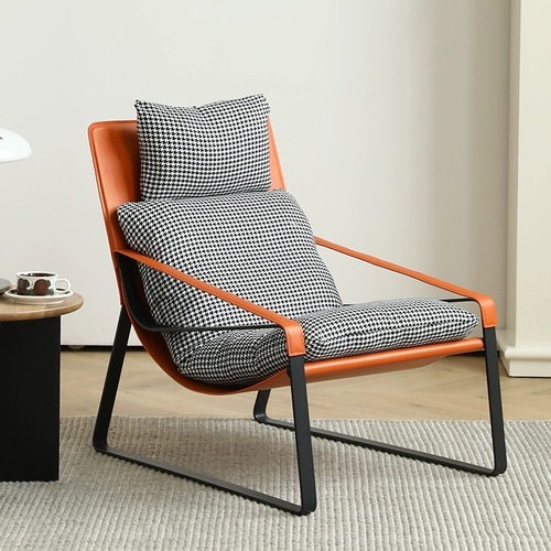 Минималистичный диван, улитки с пухом для отдыха, тигр