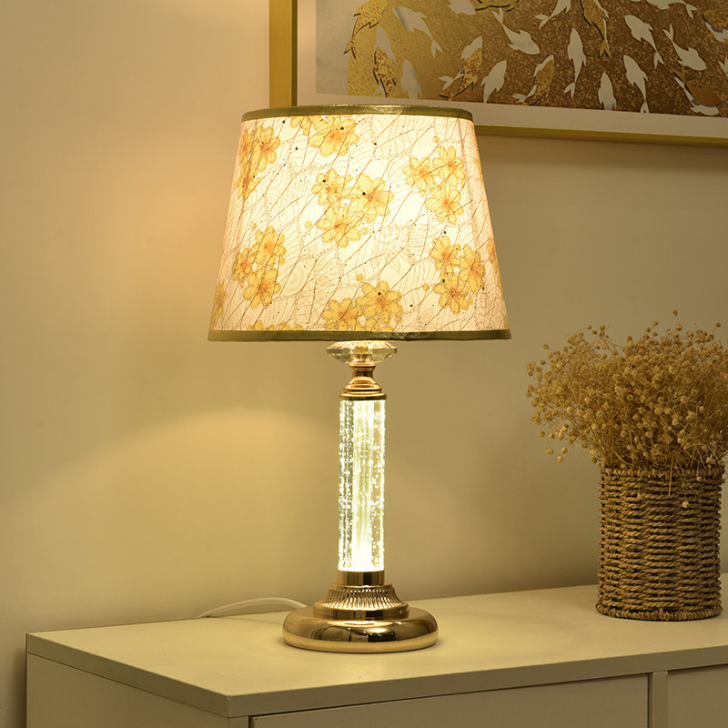 European-style table lamp bedroom ins girl romantic warm creative fashion adjustable brightness remote control home bedside lamp