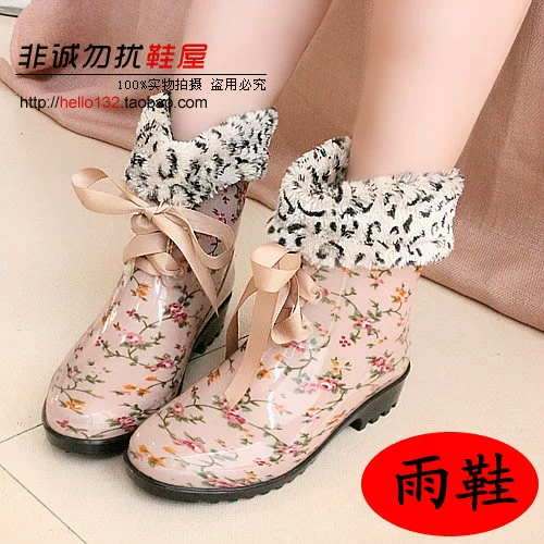 Giày đi mưa ống Hàn Quốc Giày đi mưa nữ thời trang không thấm nước với giày cao su phẳng mùa thu và mùa đông giày ấm