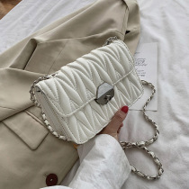 Net red fold bag fashion pearl chain small square bag autumn and winter small bag women 2020 New Tide Joker shoulder bag