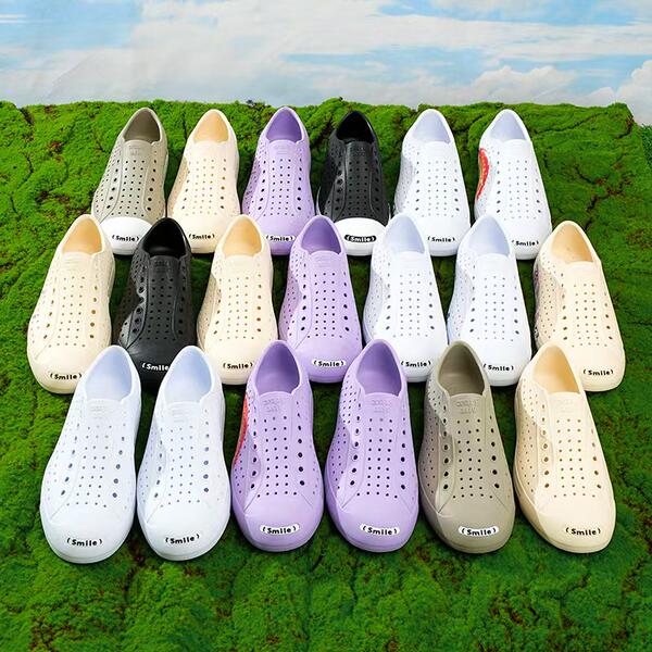 Босоножки, летние пляжные нескользящие дышащие тапочки в стиле Crocs подходит для мужчин и женщин, семейный стиль