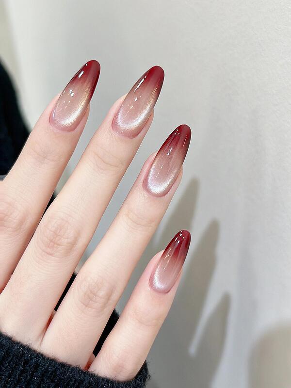 [Ice-Clear Wine Stain] Handmade Wearable Nails, Medium-Length Manicure, Whitening Effect, High-End Feel, New Year Style, Gradient Red Cat Eye