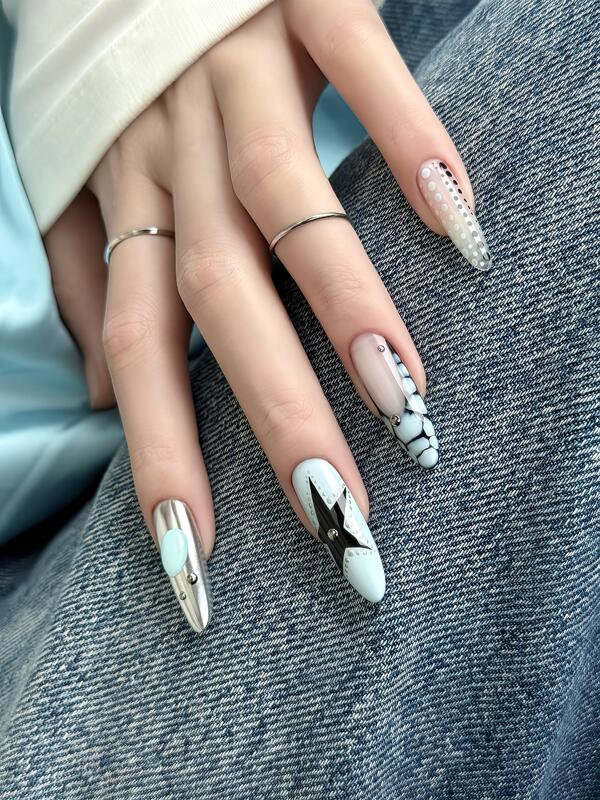 Purely Handmade Wearable Nails, Mid-Length Manicure, High-End Feel, Sweet and Cool Style, Y2K European and American Style, Blue Crocodile Pattern with Stars Purely Handmade Wearable Nails, Mid-Length Manicure, High-End Feel, Sweet and Cool Style, Y2K European and American Style, Blue Crocodile Pattern with Stars