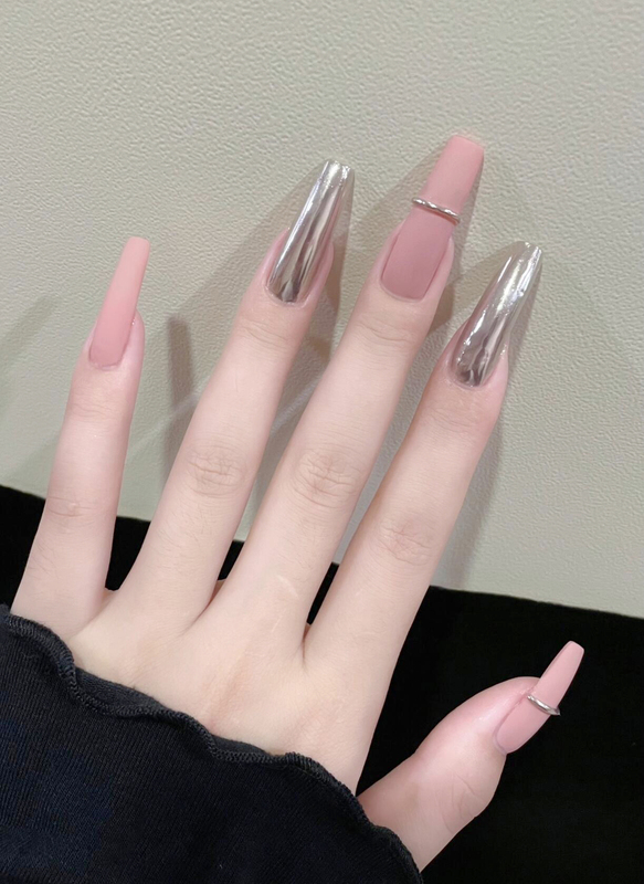 2026 New Handmade Wearable Nails, Medium-Length Manicure, Frosted Playful Pink, Brightening, High-End Silver Magic Mirror Powder