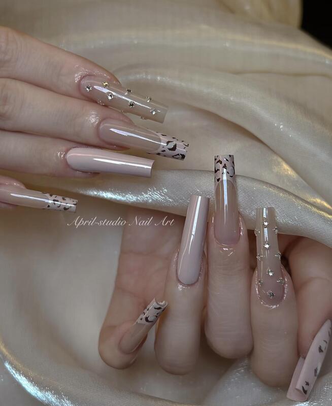 【Haili Leopard Print】Handmade Wearable Nails Medium Length French Manicure ins Gentle and High-End Sensual Style Hot Girl 【Haili Leopard Print】Handmade Wearable Nails Medium Length French Manicure ins Gentle and High-End Sensual Style Hot Girl