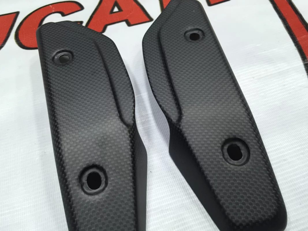 DUCATI 821 HYPERMOTARD SP hacker hacker carbon fiber left and right water tank guard modification