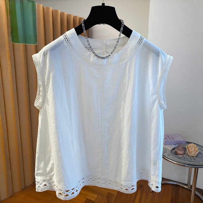 Korean-Style Chic White Hollow-Out Lace Patchwork Sleeveless Shirt for Women, Summer Lightweight Loose Fit, Petite Age-Reducing Top