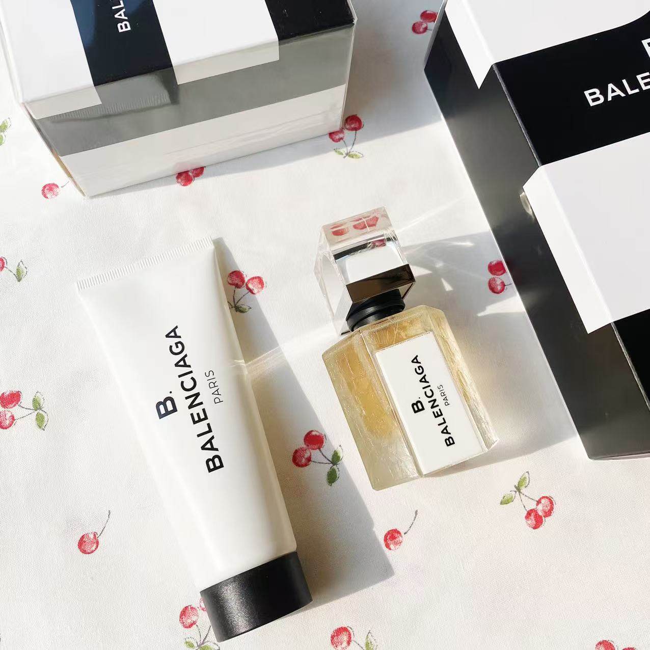 巴黎世家B.BALENCIAGA至真冰裂：珍稀香水的传奇回归_香水_淘宝美妆网