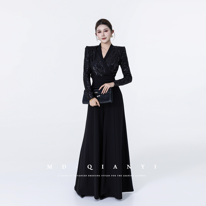 Md Billion【Xinglan Manyu】2026 Early Autumn New Style Waist-Cinching V-Neck Slimming Wide-Leg Jumpsuit Md Billion【Xinglan Manyu】2026 Early Autumn New Style Waist-Cinching V-Neck Slimming Wide-Leg Jumpsuit