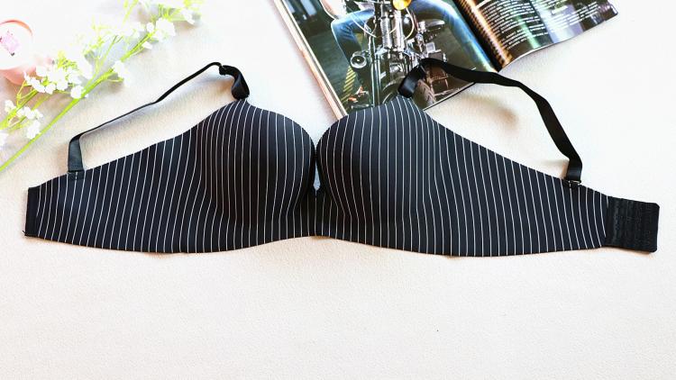 Kích thước lớn tập hợp mỏng để nhận được đồ lót nữ phó mặc áo ngực lớn nhỏ siêu mỏng áo ngực không có dấu vết áo ngực chống chảy xệ 95DC quần chip ren