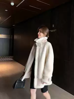 European station 2020 new fur one-piece coat women's medium and long version of Korean locomotive lamb fur grass coat