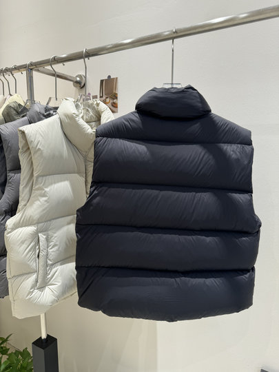 European High-End Stand-Up Collar down Vest for Women, Short Style, Fashionable, 90% White Goose Down, Thickened, Warm, Sleeveless Vest, Winter