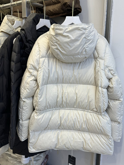 2025 Winter Cloud Puff down Jacket for Women, Petite Mid-Length Hooded Slimming Thickened Puffer Coat