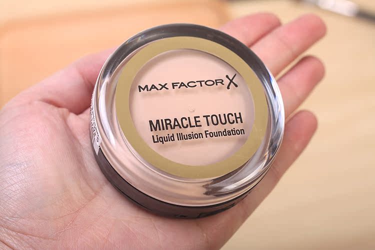 Mật ong Phật MaxFactor Chồn Ma Thuật Cảm Ứng Foundation Kem Kem Dưỡng Ẩm Kiểm Soát Dầu Kem Che Khuyết Điểm Truy Cập Chính Hãng