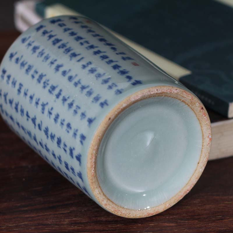 Blue and white porcelain brush pot Chinese style elegant Blue and white porcelain brush pot brush pot culture individuality thin straight vase