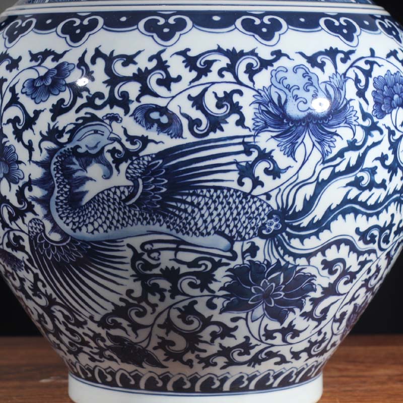 Longfeng grain blue and white tree hand - made of hand - made Longfeng grain blue and white porcelain vase atmosphere