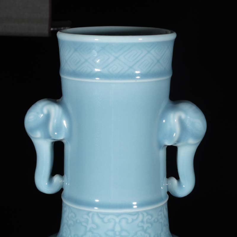 Jingdezhen high - grade celadon cover pot celadon steller vase pure color carving vase archaize ears cover tank