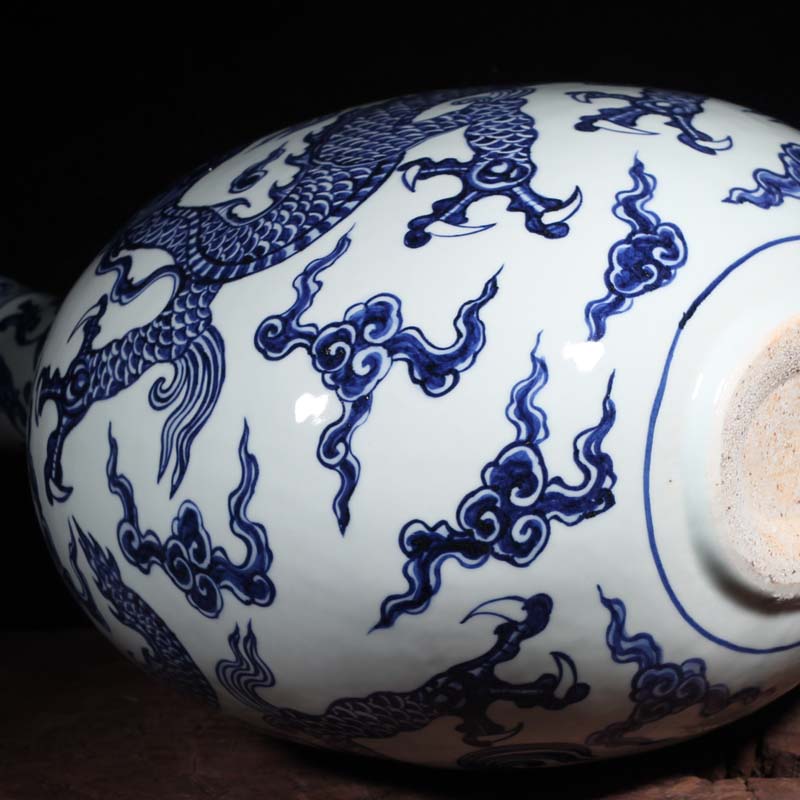 Jingdezhen blue and white sea dragon jintong hand - made long neck flat bottles of Jingdezhen blue and white dragon long - necked vase