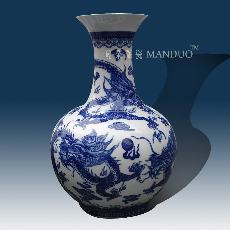 Jingdezhen blue and white landscape design 50 cm high blue and white dragon decorative porcelain vases bottles