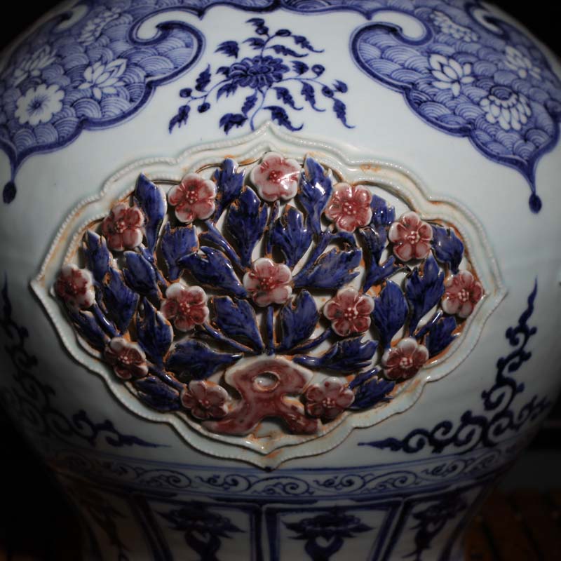 Jingdezhen imitation of the yuan dynasty Ming dynasty heap flower beast ear cover can of Jingdezhen ceramics high copy hollow out a bunch of flower pot