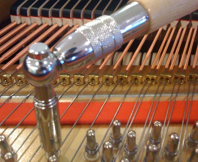 Piano tuning Nanchang piano tuner maintenance Senior tuner door-to-door service Nanchang Piano tuner