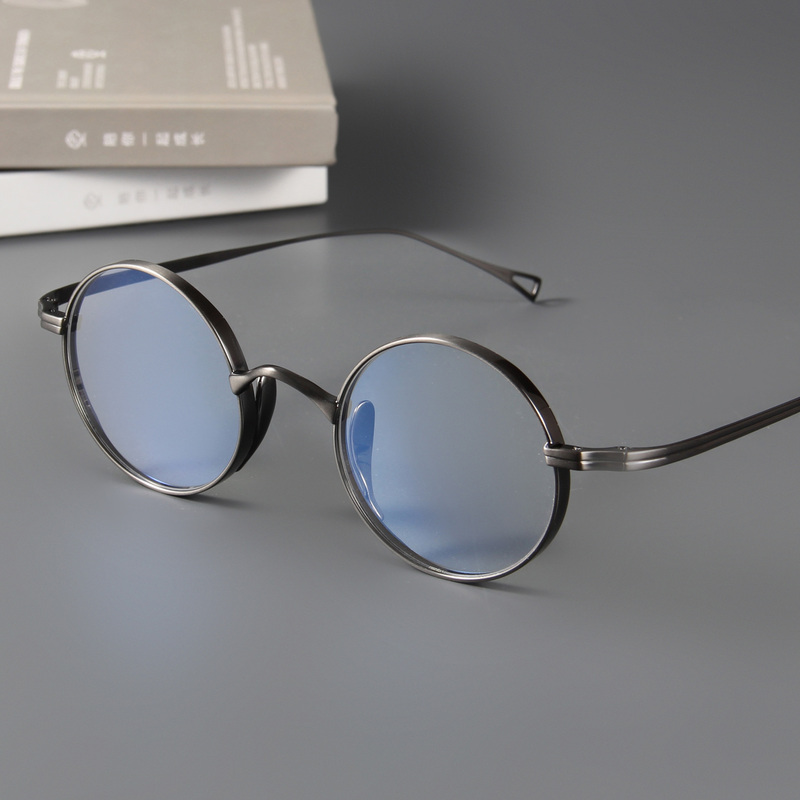 Wannian Gui Kmn99 Ultra-Light Retro Pure Titanium Glasses with Anti-Blue Light Oval Frames, Can Be Customized with Prescription Lenses Wannian Gui Kmn99 Ultra-Light Retro Pure Titanium Glasses with Anti-Blue Light Oval Frames, Can Be Customized with Prescription Lenses