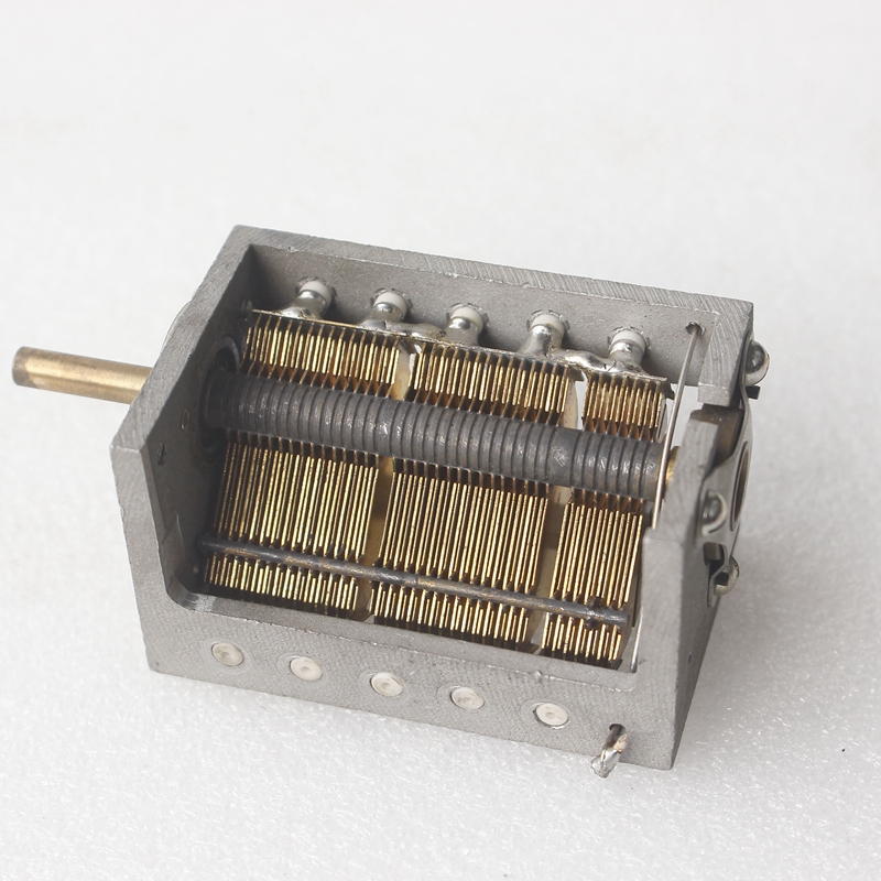 Dismantling machine brass shank copper sheet triptych merge together single-linked measured 30PF-800PF variable adjustable capacitor