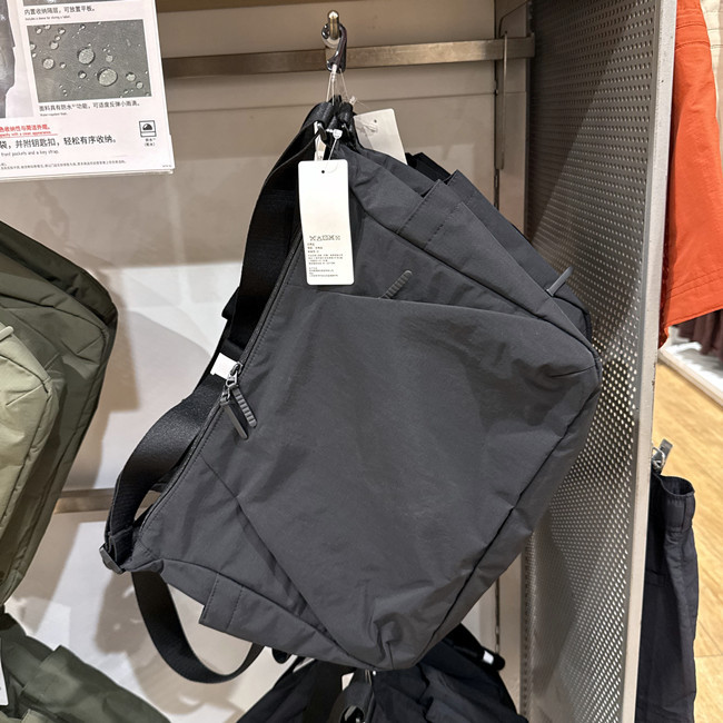 Nylon Casual Shoulder Bag Uniqlo Men's and Women's Shoulder Bag 26 Autumn and Winter New Style 488859