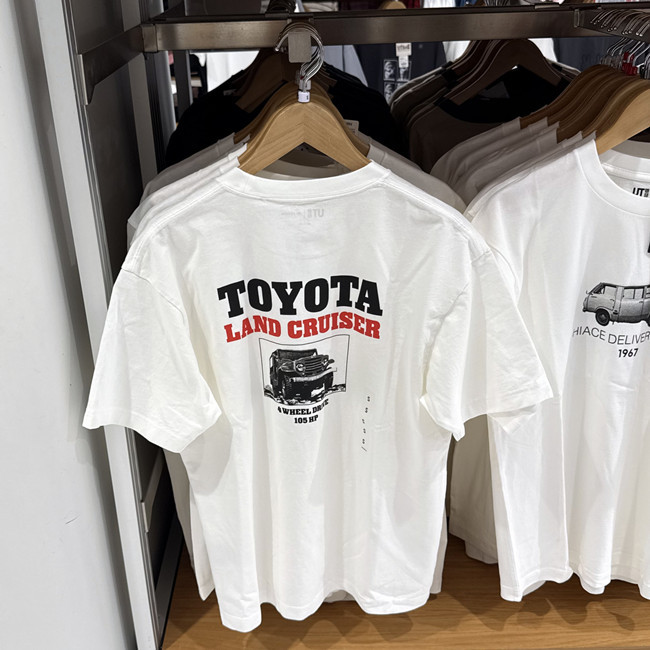 Uniqlo Men's and Women's Clothing Ut Toyota Printed T-Shirt/Short-Sleeved T-Shirt 26 Spring and Summer New Style 485742 Uniqlo Men's and Women's Clothing Ut Toyota Printed T-Shirt/Short-Sleeved T-Shirt 26 Spring and Summer New Style 485742