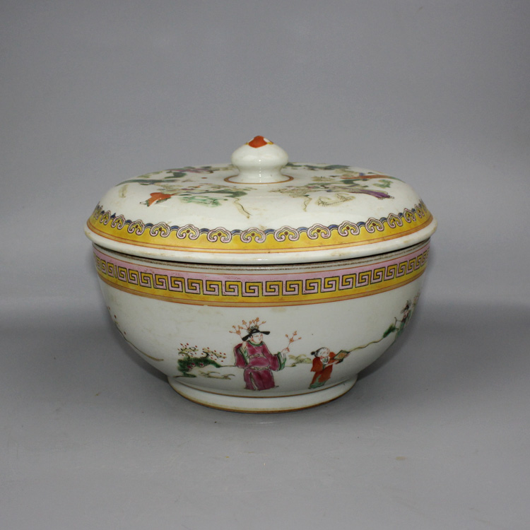 The Qing Tongji characters with a lid bowl painted Eight Immortals Tugu to play antique collection boutique swing piece home six-character style