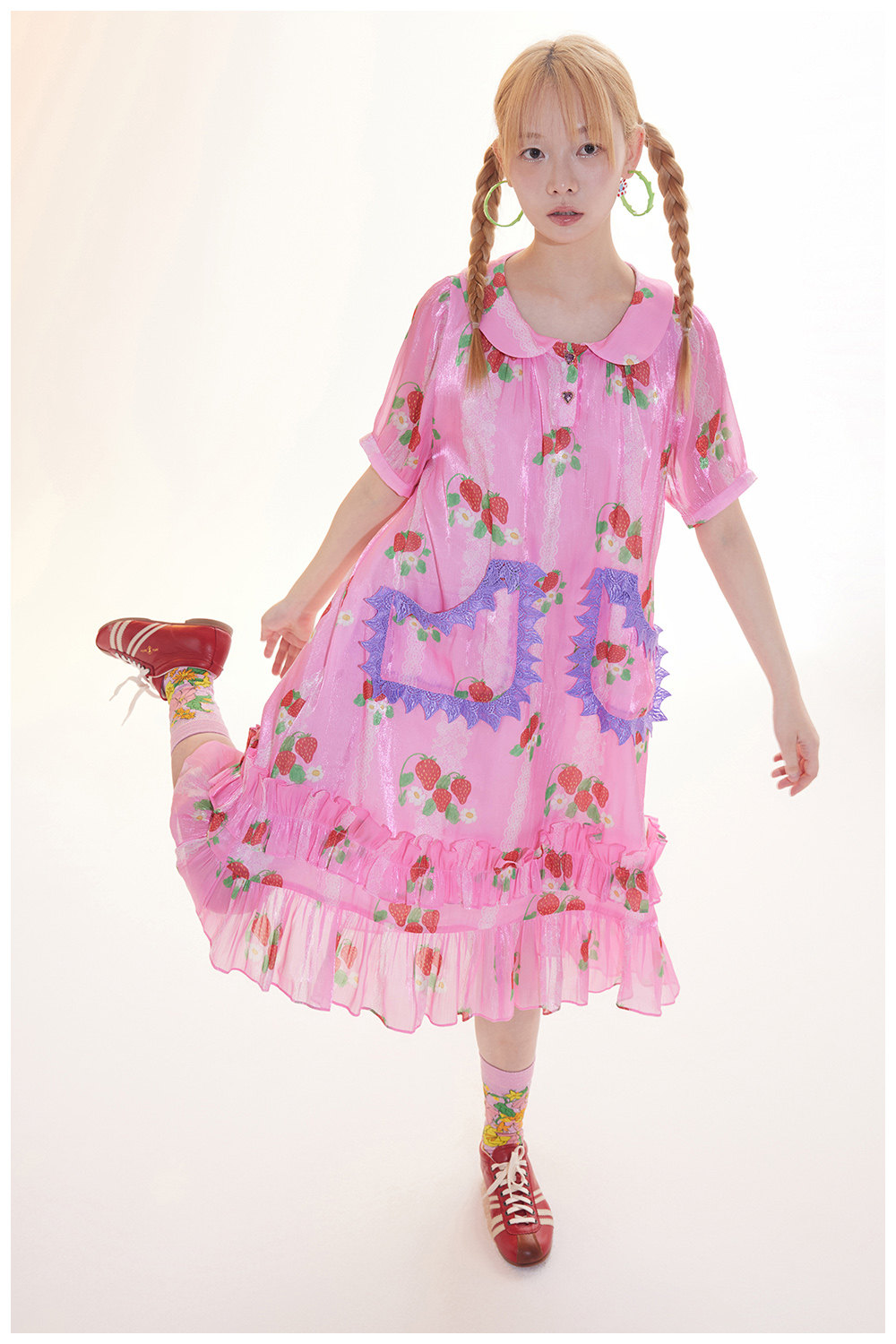 ピンクストロベリー ドールカラーフリルサテンワンピース ゆったりと