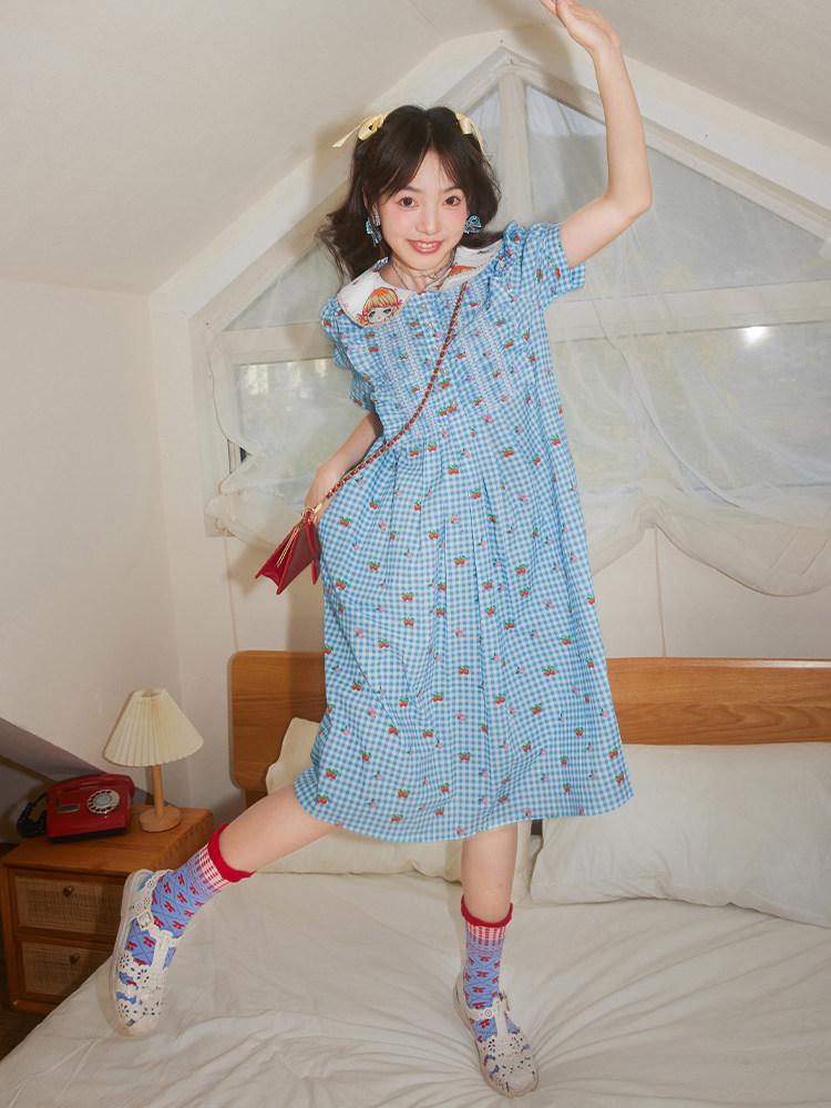 昭和美少女とフルーツドールの衿プリントレースワンピース tntntutu
