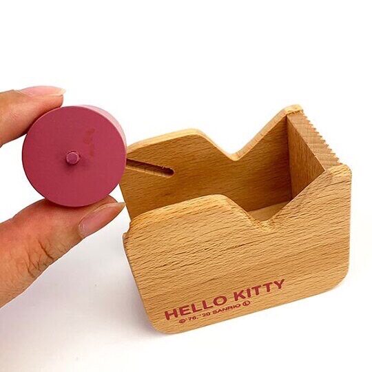 товар из китая hello kitty凯蒂猫日本三丽鸥sanrio迷你木质胶台 胶带切台木胶台