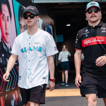 2023 Miami Baseball Suit Zhou Guanyu Clothes F1 Racing Suit Alfa Romeo T-shirt Short Sleeve Mens Customized